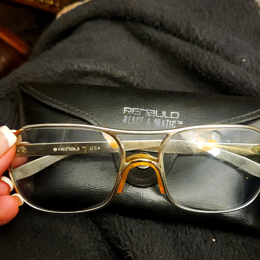 Vintage gold Frame aviator style Renaulo eye glasses USA with case